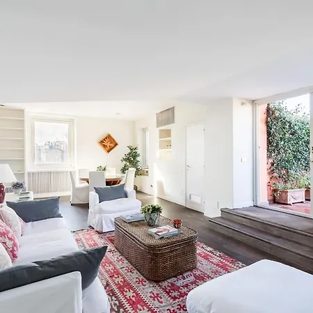 Pantheon Large Terrace Penthouse Rom