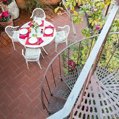 Pantheon Large Terrace Penthouse Apartment