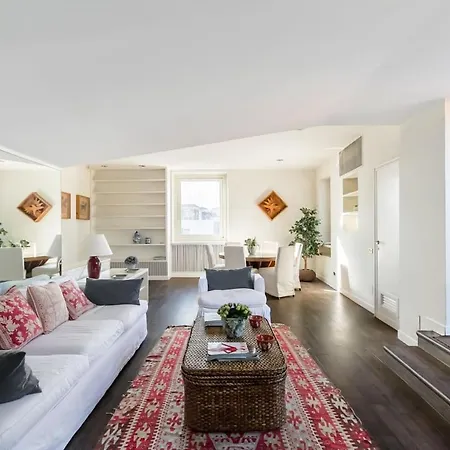 Pantheon Large Terrace Penthouse Apartment *