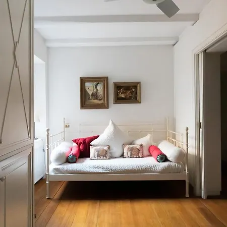 Pantheon Large Terrace Penthouse Rome